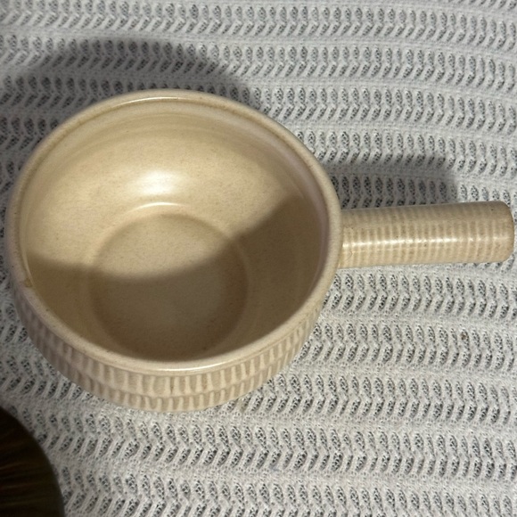 Urban outfitter mushroom lid ceramic soup bowl with handle - Picture 4 of 8